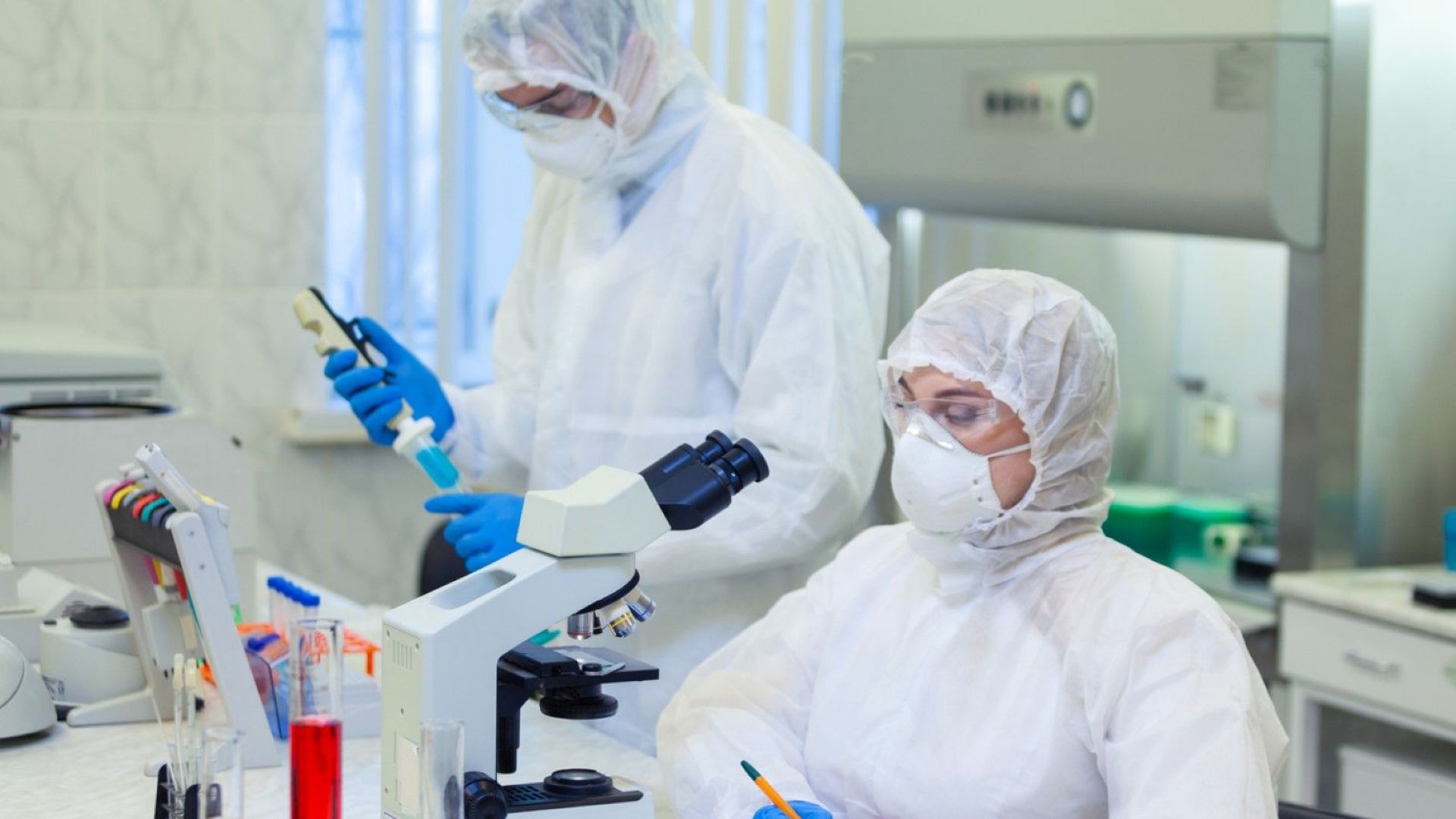 Усилията за поддържане на социална дистанция в американския щат Ню