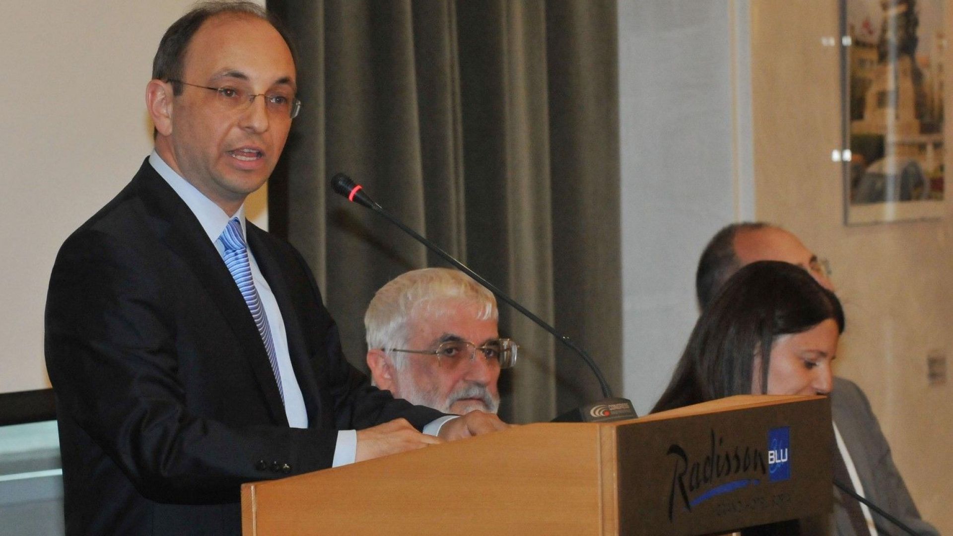 По добре да няма държавни банки Така бившият министър на икономиката