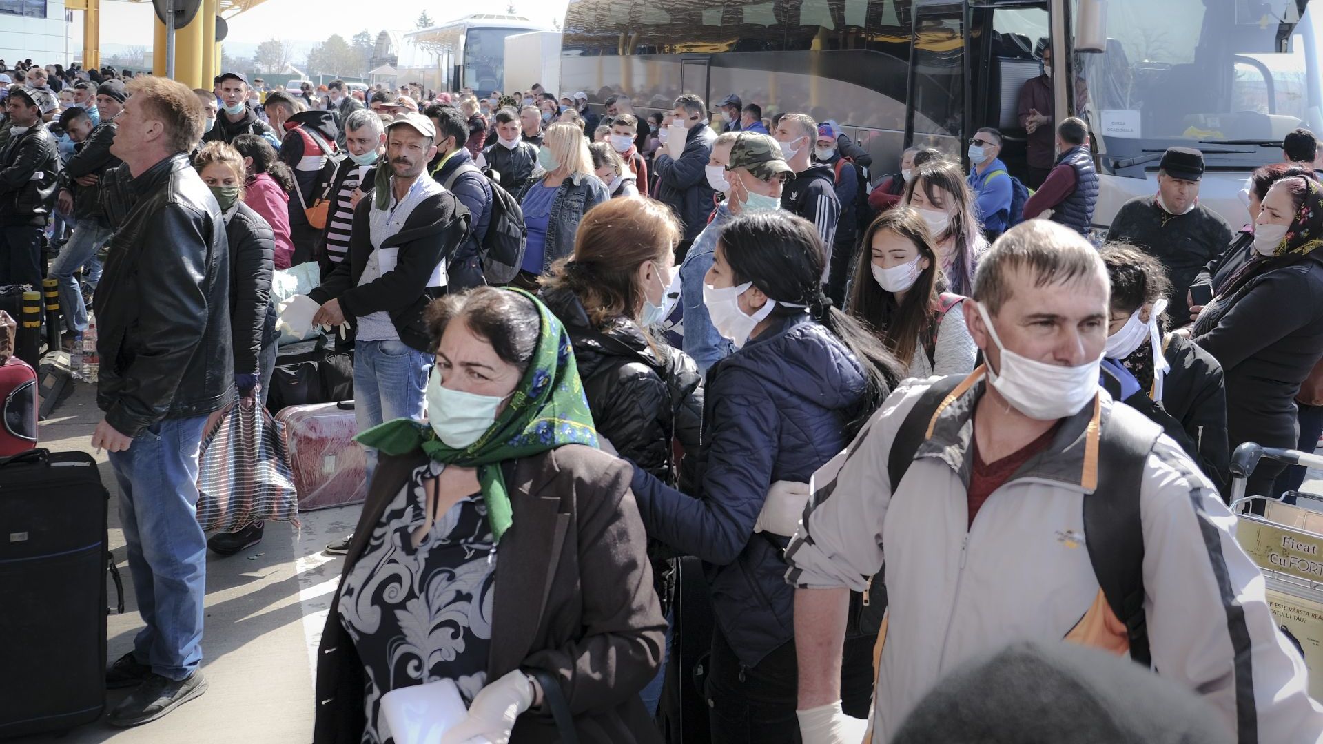 По време на извънредното положение когато властите препоръчват спазване на