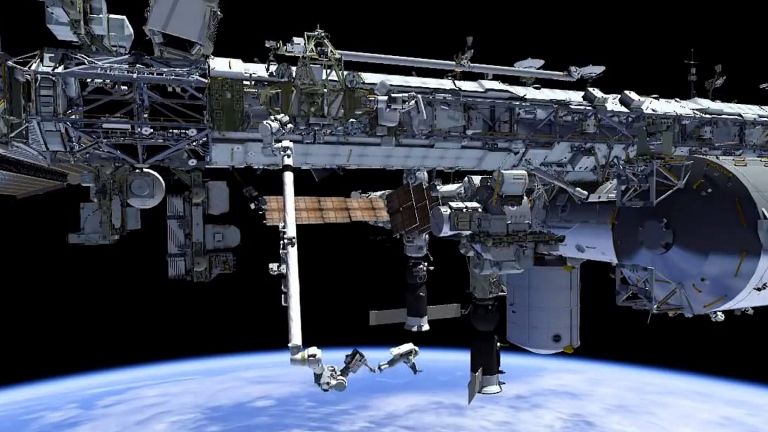 Руският модул "Причал" успешно се скачи с МКС