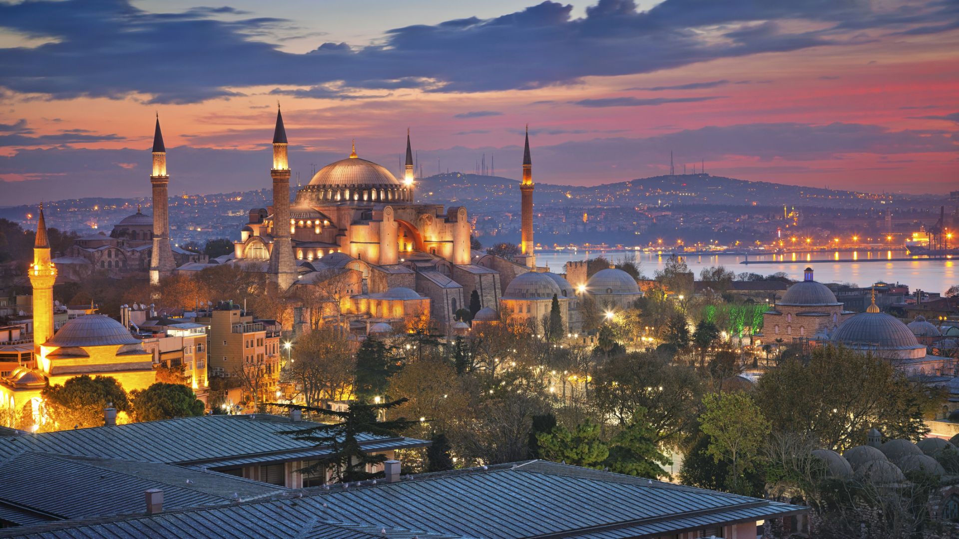 Решението дали да бъде променен статутът на емблематичния храм Света