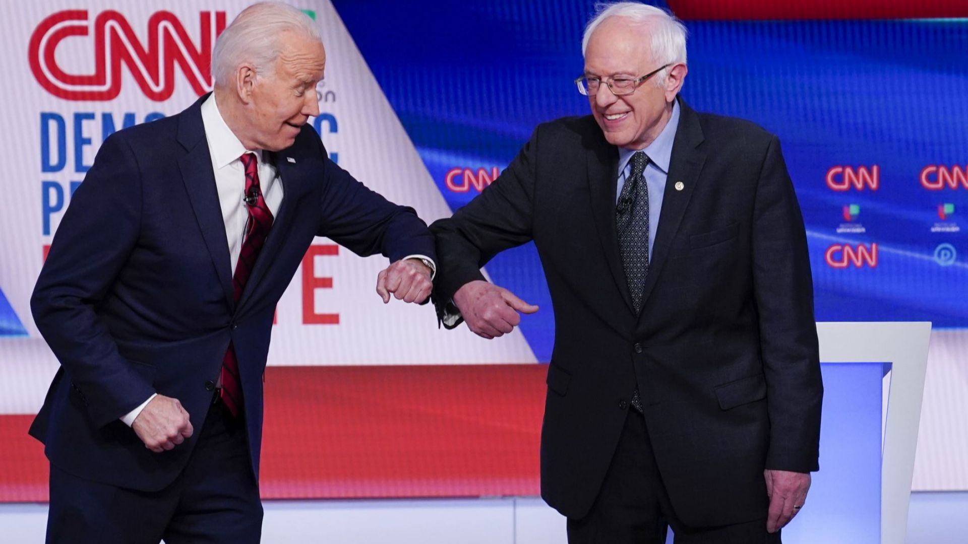 Американският сенатор от Върмонт Бърни Сандърс днес официално подкрепи кандидатурата