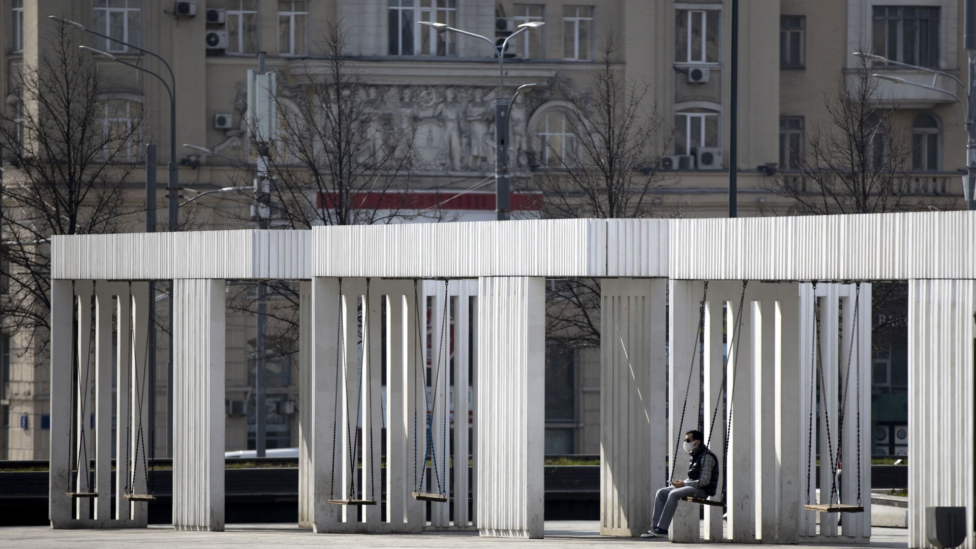 В Русия днес бяха регистрирани рекордните за страната над 3300