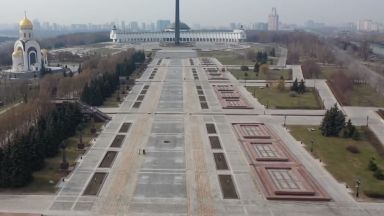 Призрачна Москва под "обсадата" на Covid-19 (снимки)