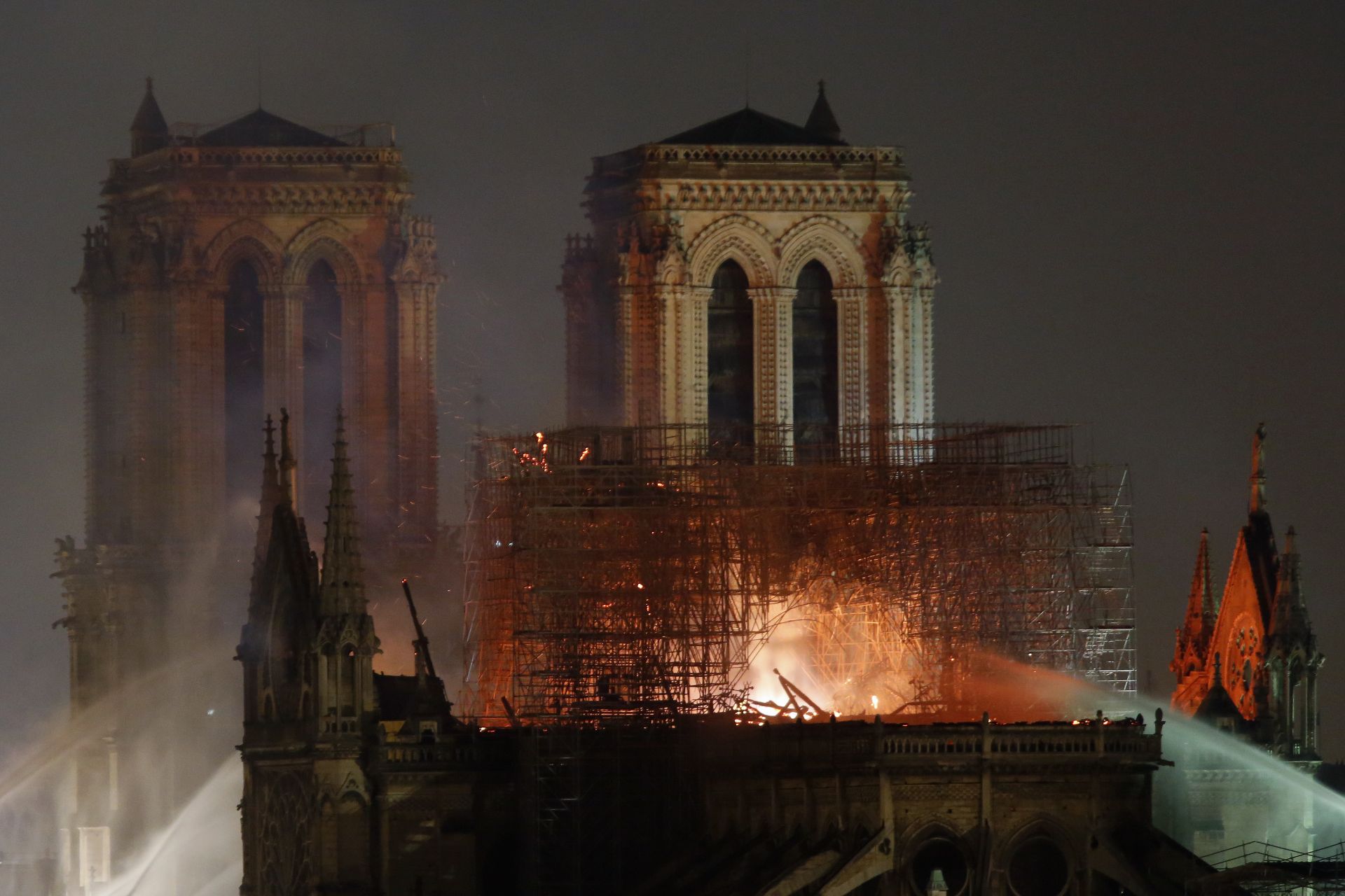 Пожарът в катедралата на 15 април м. г.
