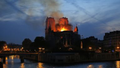 Парижката катедрала Нотр Дам която бе опустошена от пожар преди