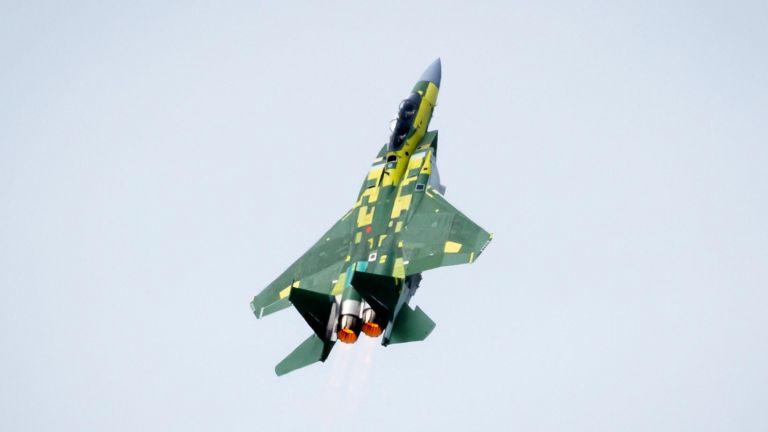 Катар показа какво може изтребителят F-15