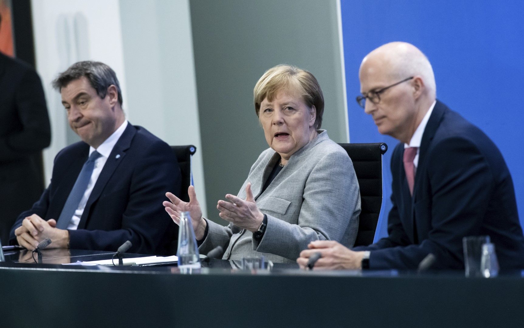 Ангела Меркел и представители на регионални правителства дадоха брифинг във Федералното канцлерство за ситуацията с разористранението на коронавируса и известно разхлабване на мерките