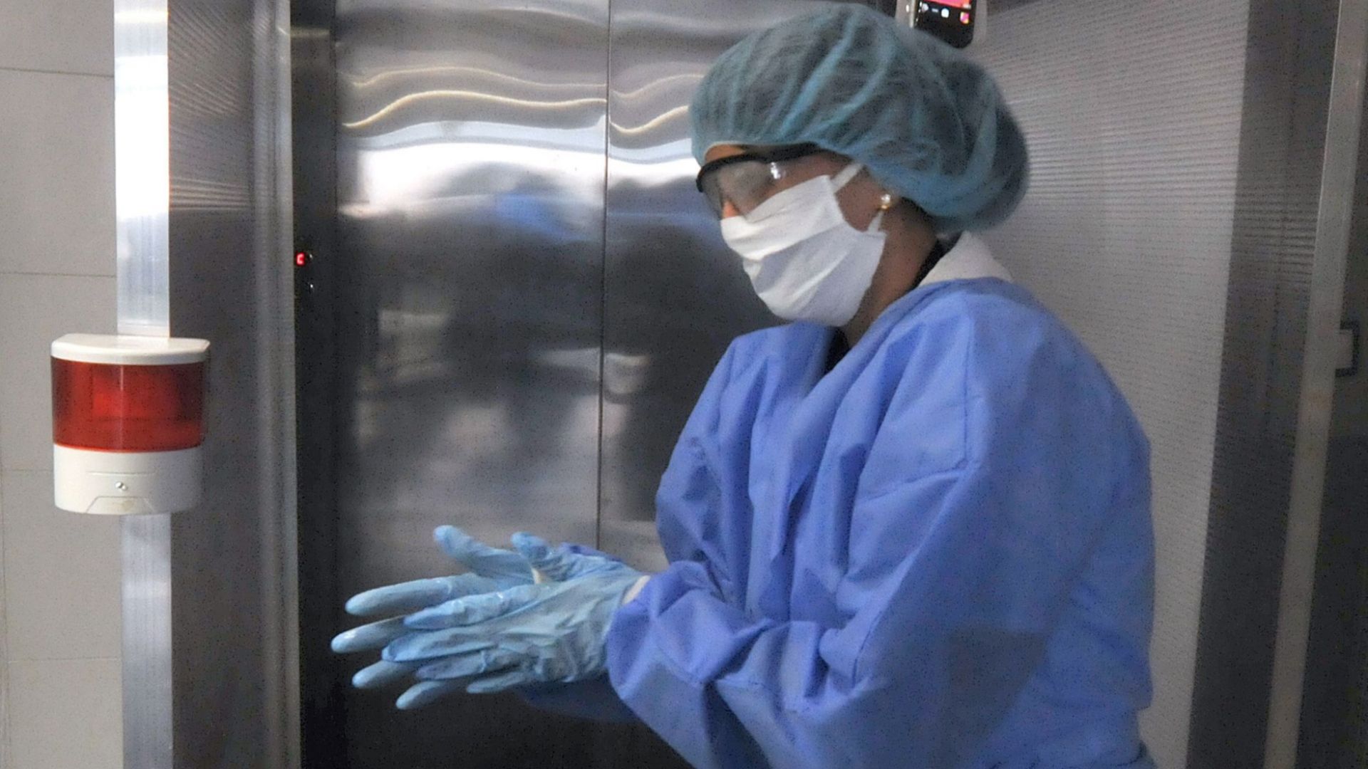 Кризисният щаб в Бургас ще поръча още бързи и PСR