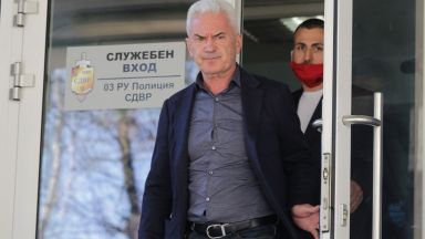 Повдигнаха обвинение на Волен Сидеров за бой в центъра на София