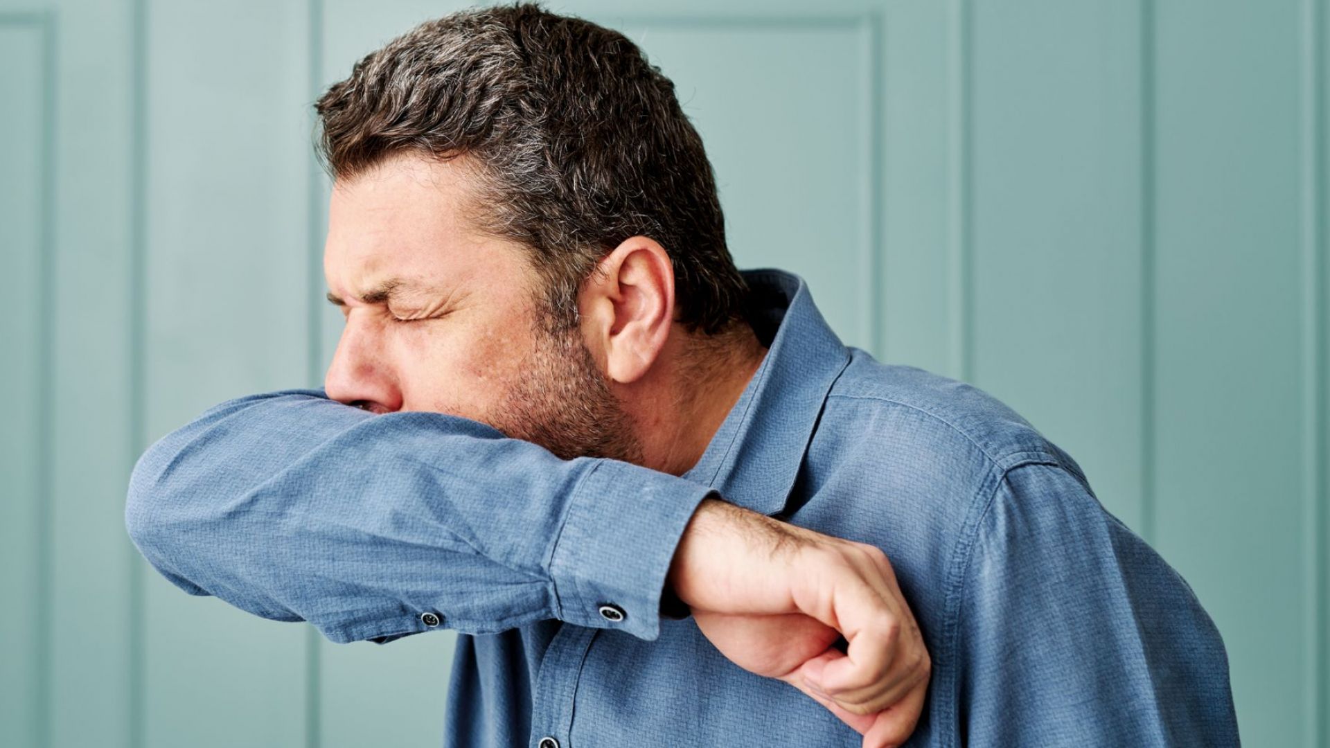 Дистанцията от два метра не е достатъчна за да ни