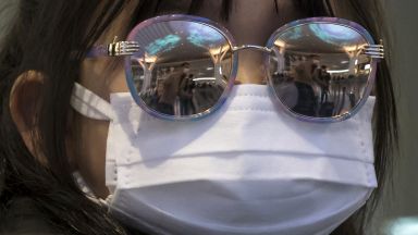 Европа затяга мерките срещу COVID 19 Забрана за общуване с много