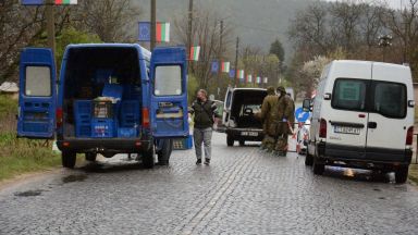 Вирусът в Паничерево застигна майка, баща и детето им