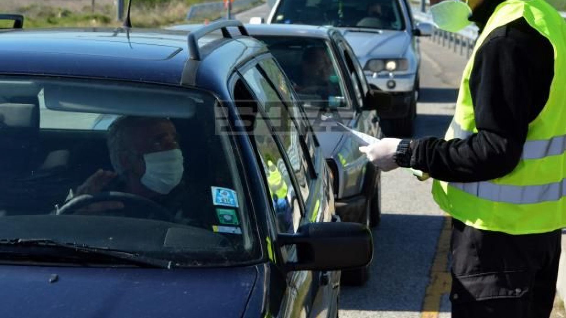 Сериозен наплив от автомобили е отчетен и днес на изхода