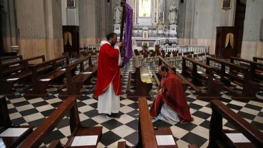 Шест месеца след като са се заразили с коронавирус близо