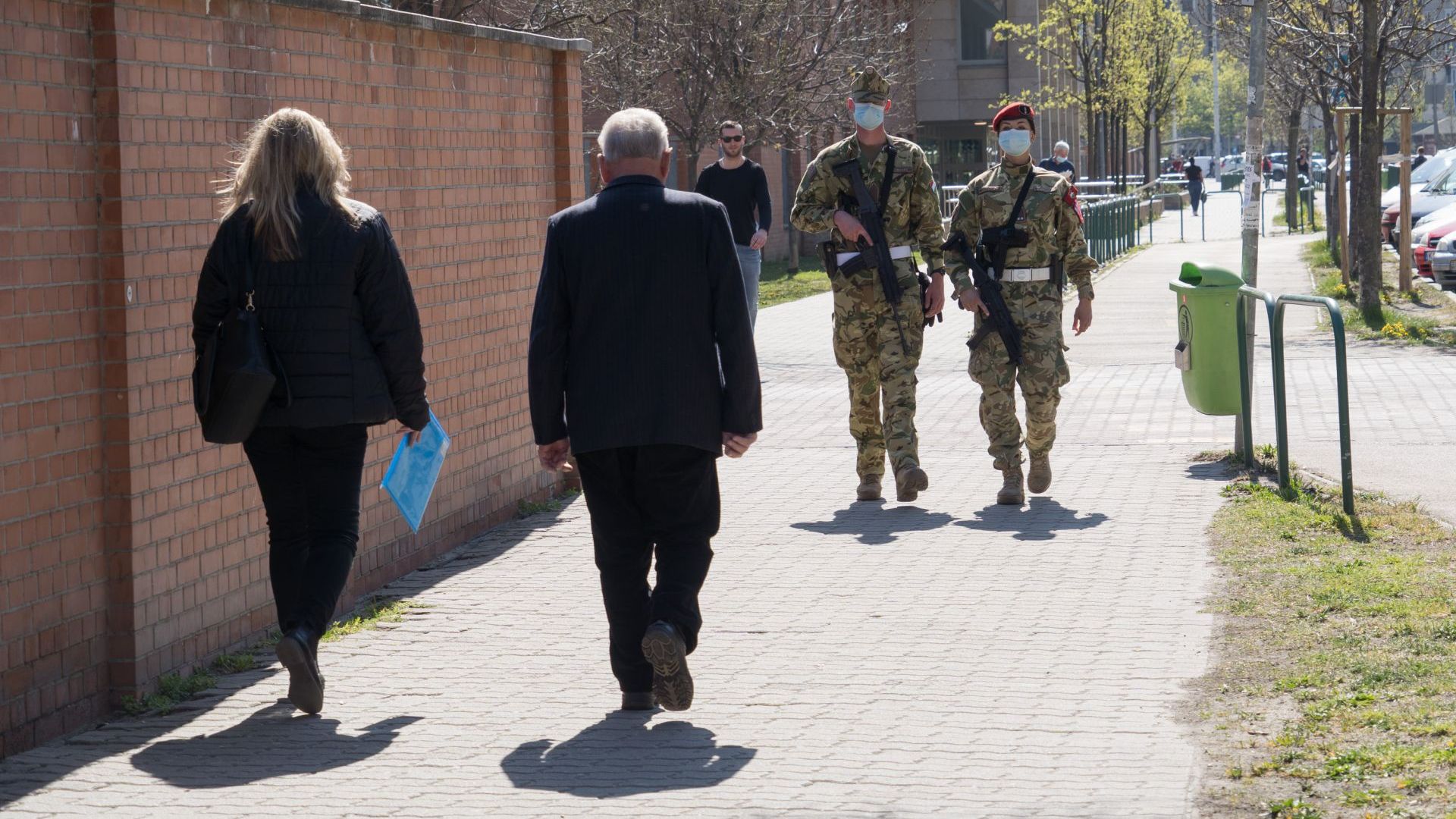 Експертите в Унгария очакват епидемията от COVID 19 в страната да