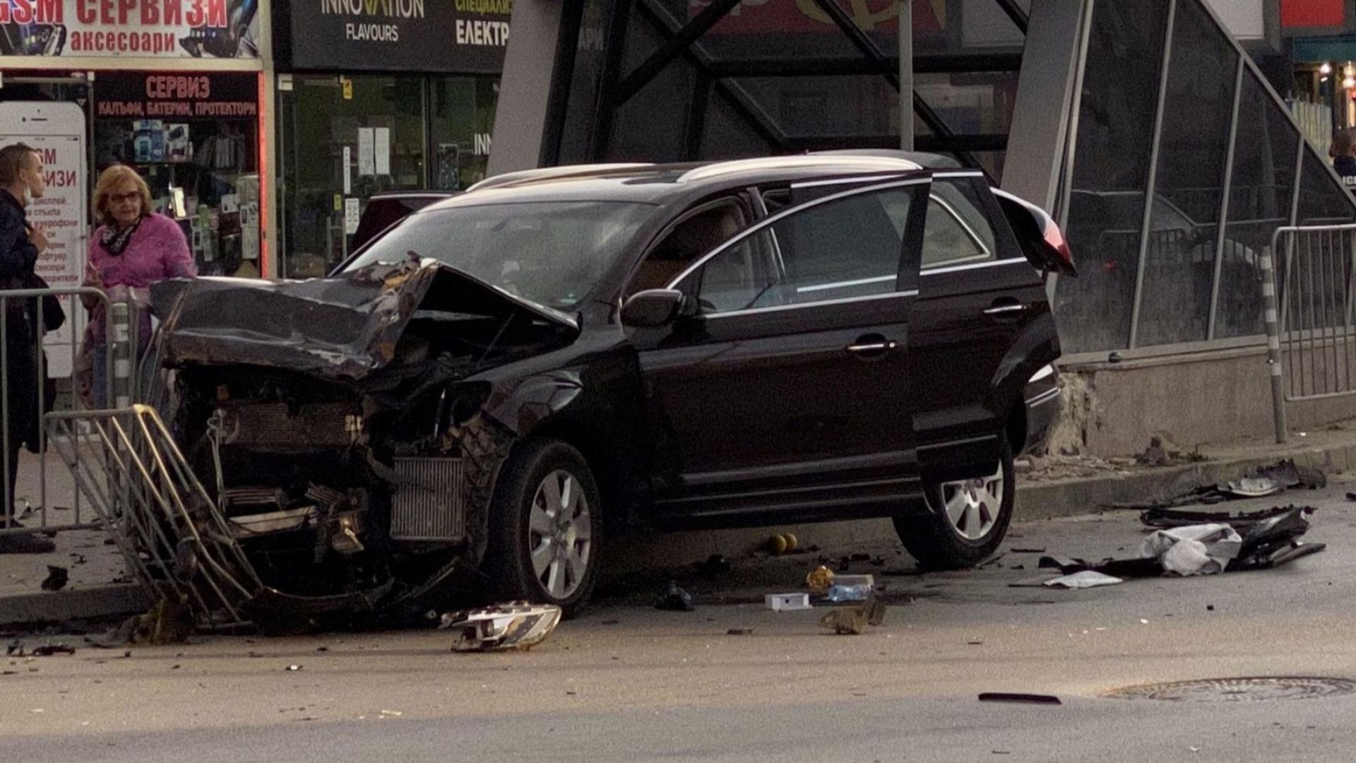 22 годишният шофьор който връхлетя с джипа си върху колата на