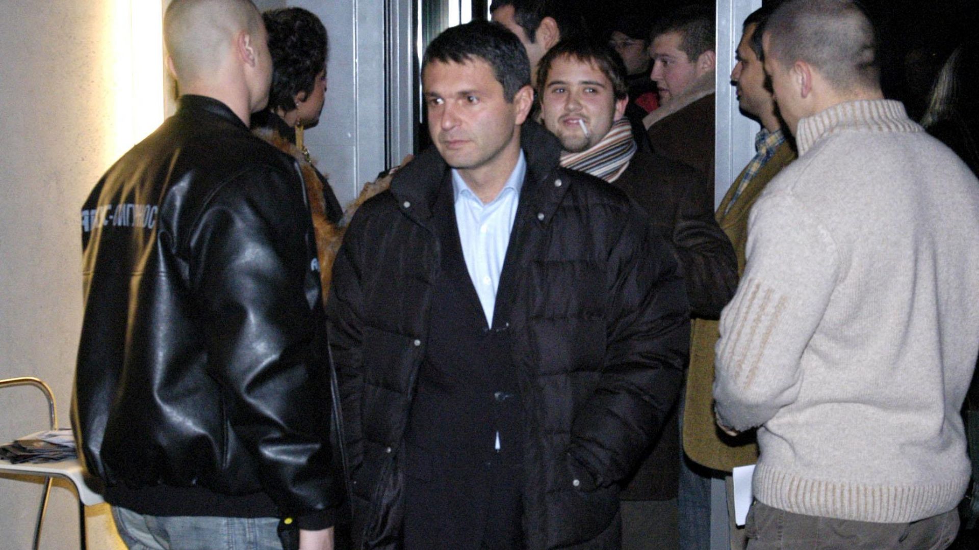 16 ноември 2005 г. - Милен Цветков влиза на парти в клуб "Ялта"