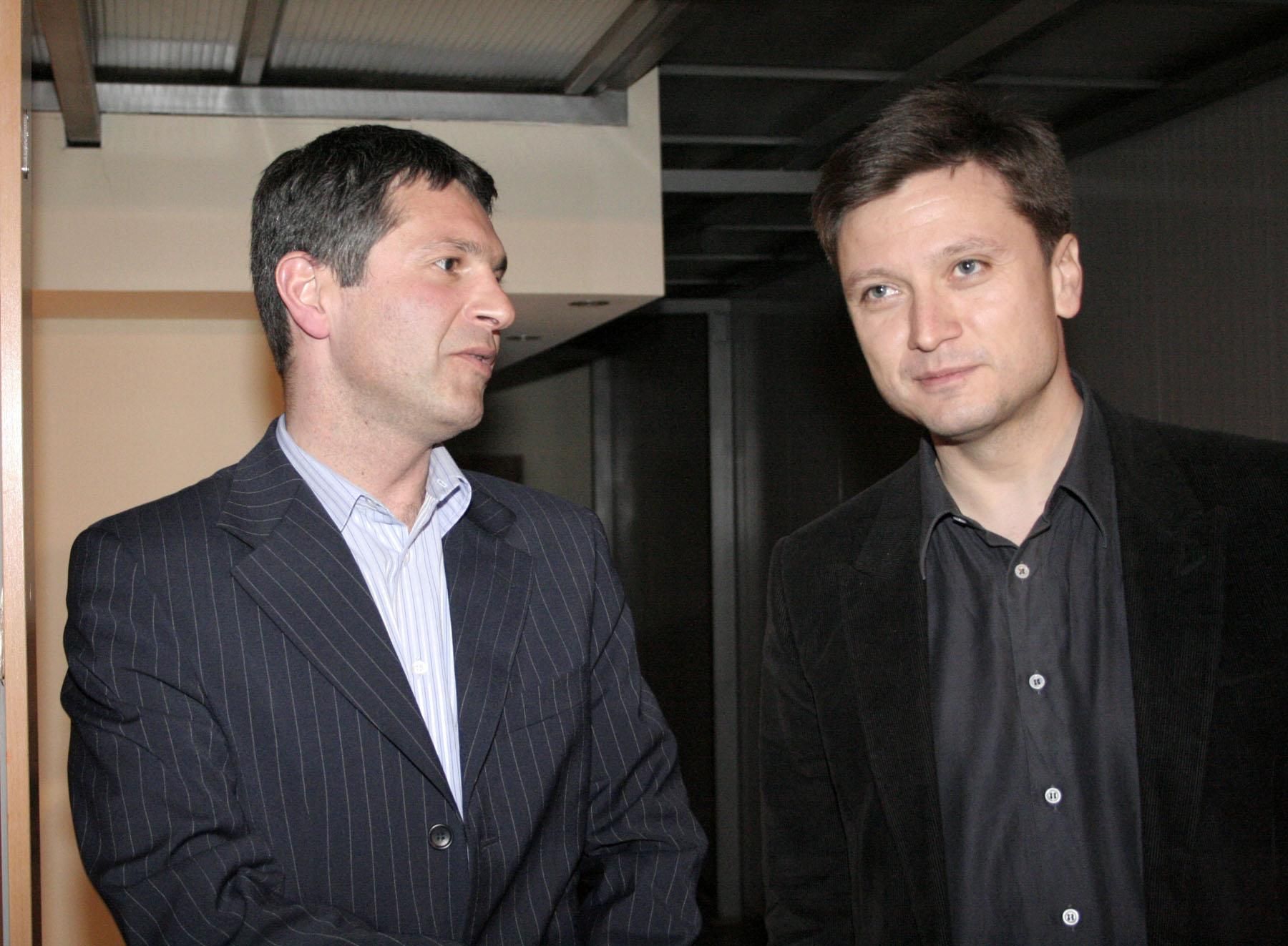 1 април 2006 г. - Милен Цветков с тогавашния шеф в Нова телевизия Павел Станчев на третия рожден ден на "Господари на ефира"