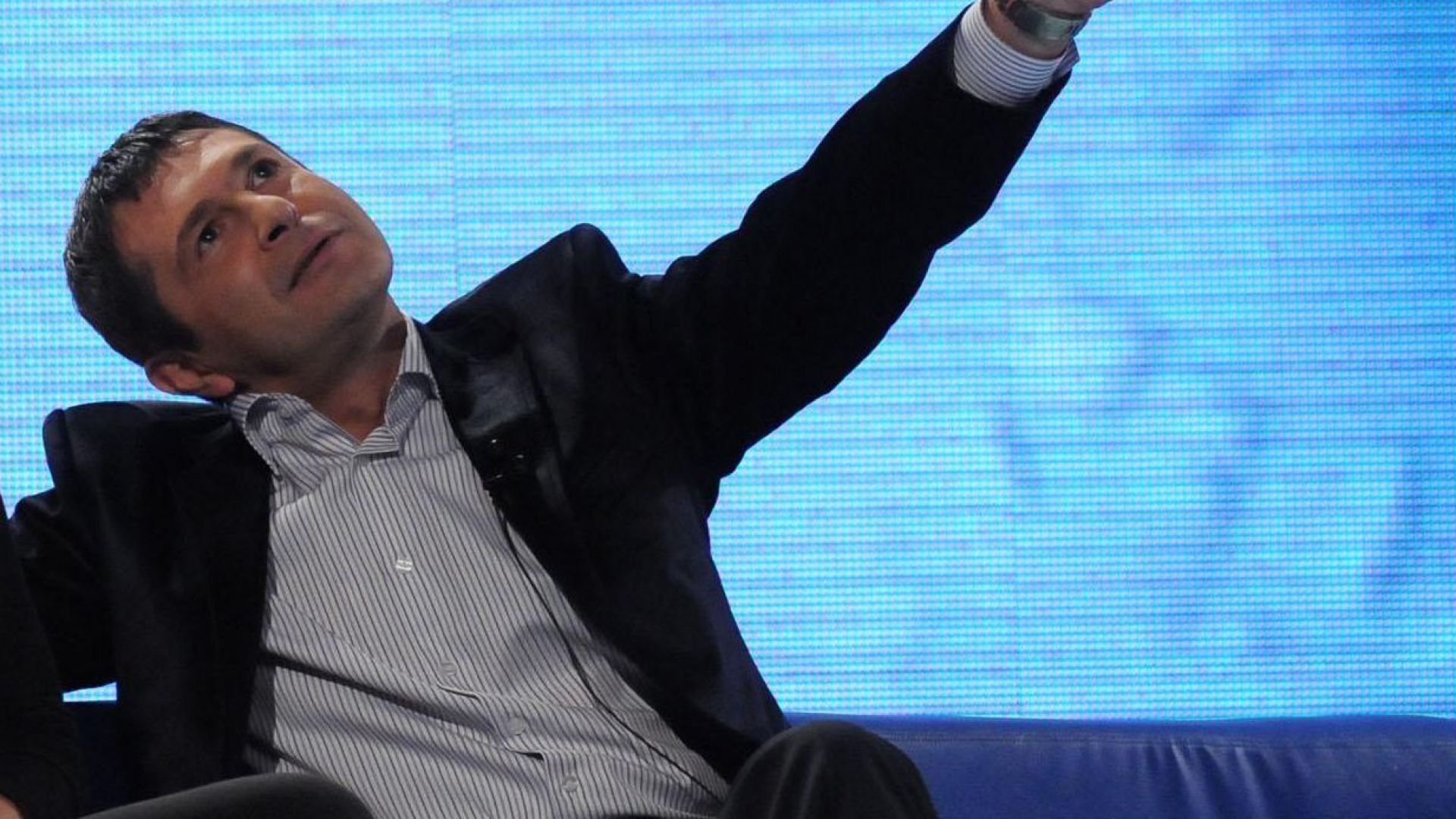 Малко повече от 3 месеца преди да навърши 54 години