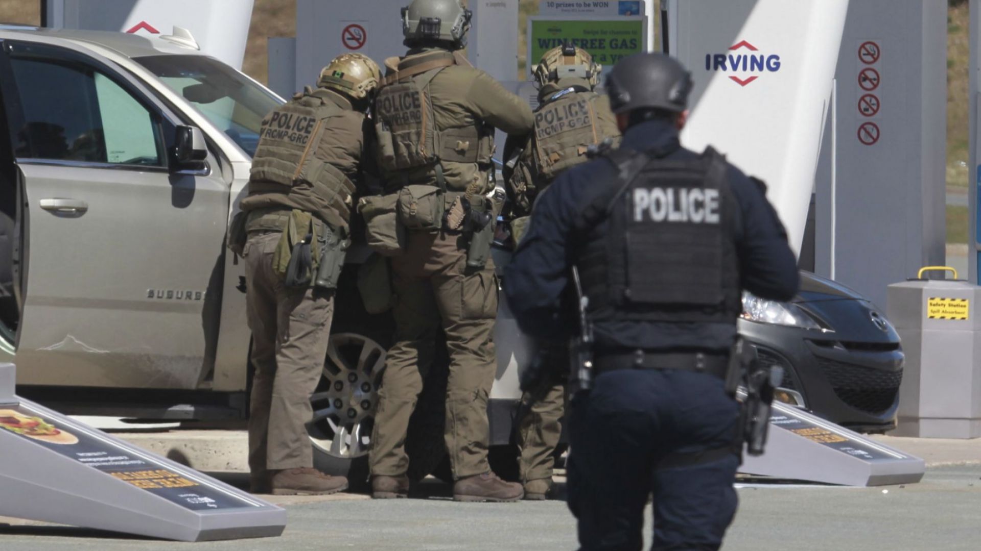 Най малко 10 души са загинали при продължило над 12 часа нападение