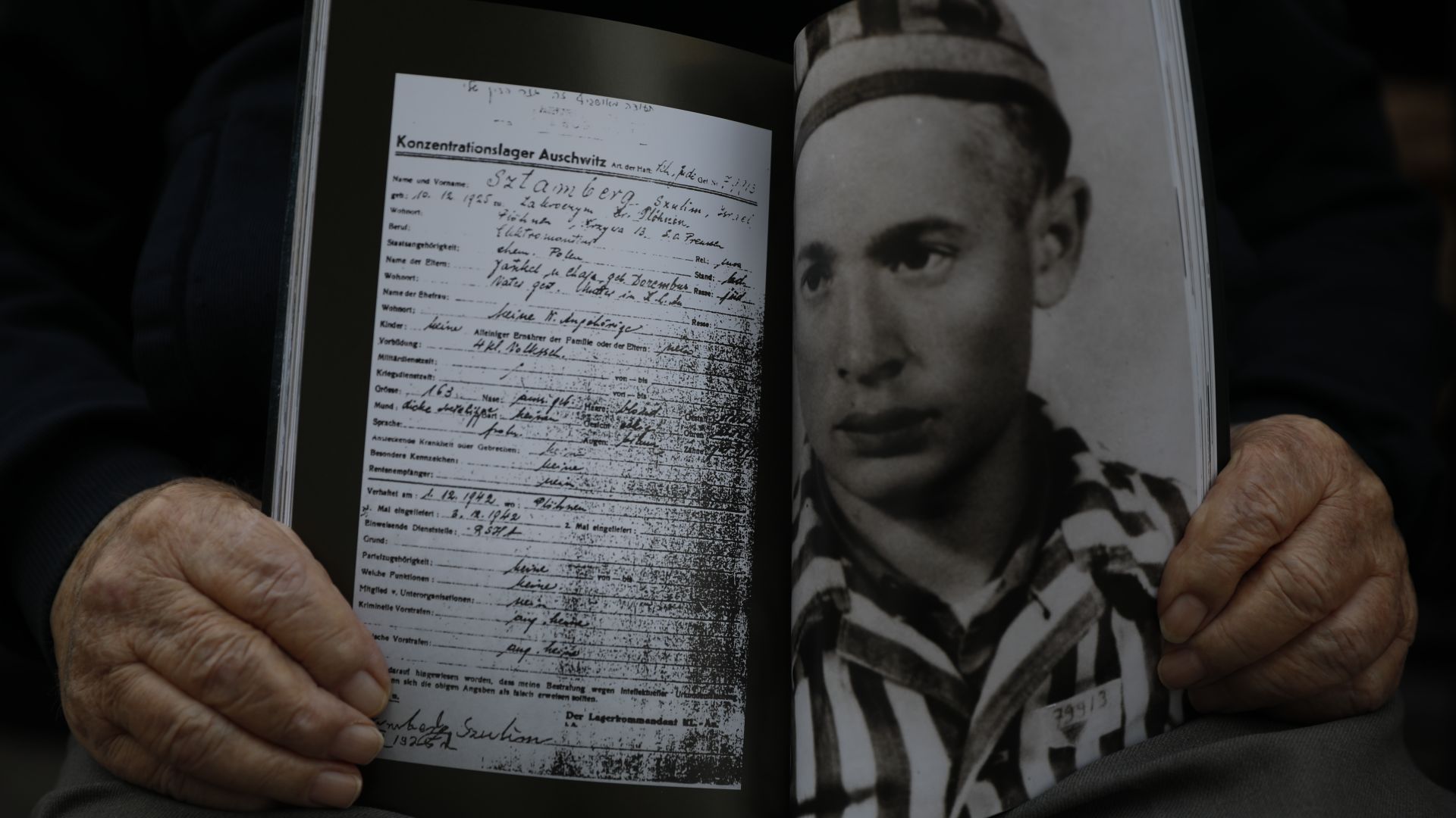 Израел отбеляза с вой на сирени паметта на жертвите на Холокоста (снимки)