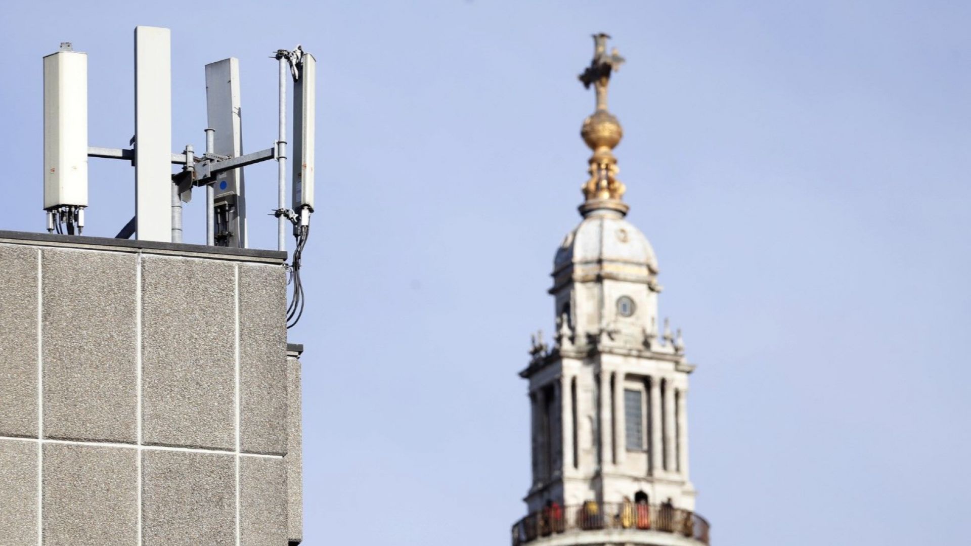 Фалшивата теория на конспирацията около 5G и коронавируса