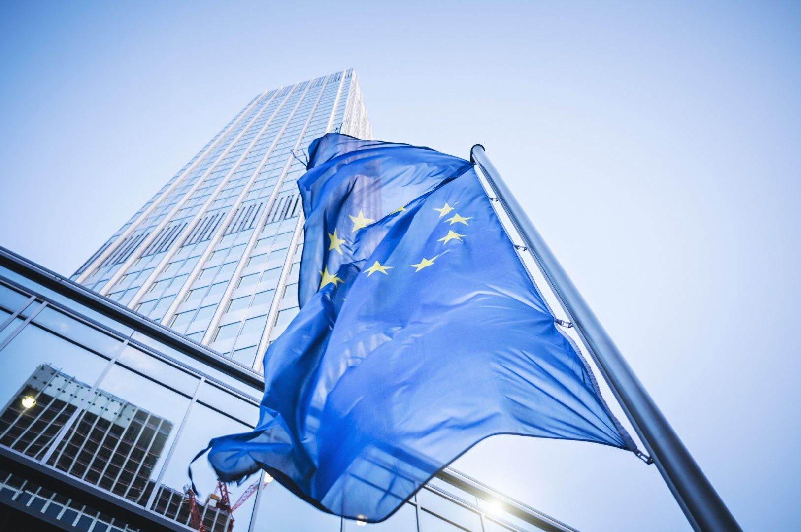 От една година рецептата на ЕЦБ се осланя на Програмата за извънредно изкупуване в условията на пандемия на стойност почти 2 трлн. евро