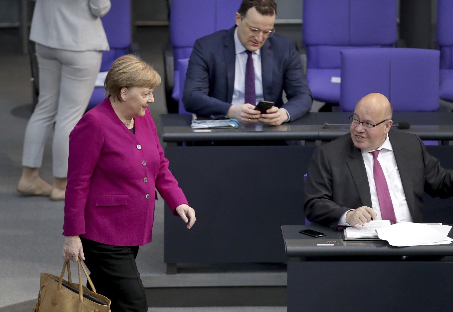 Канцлерът Ангела Меркел о финансовият министър Олаф Щолц: пред канцлерството стои трудната задача да задейства възстановяването на икономиката