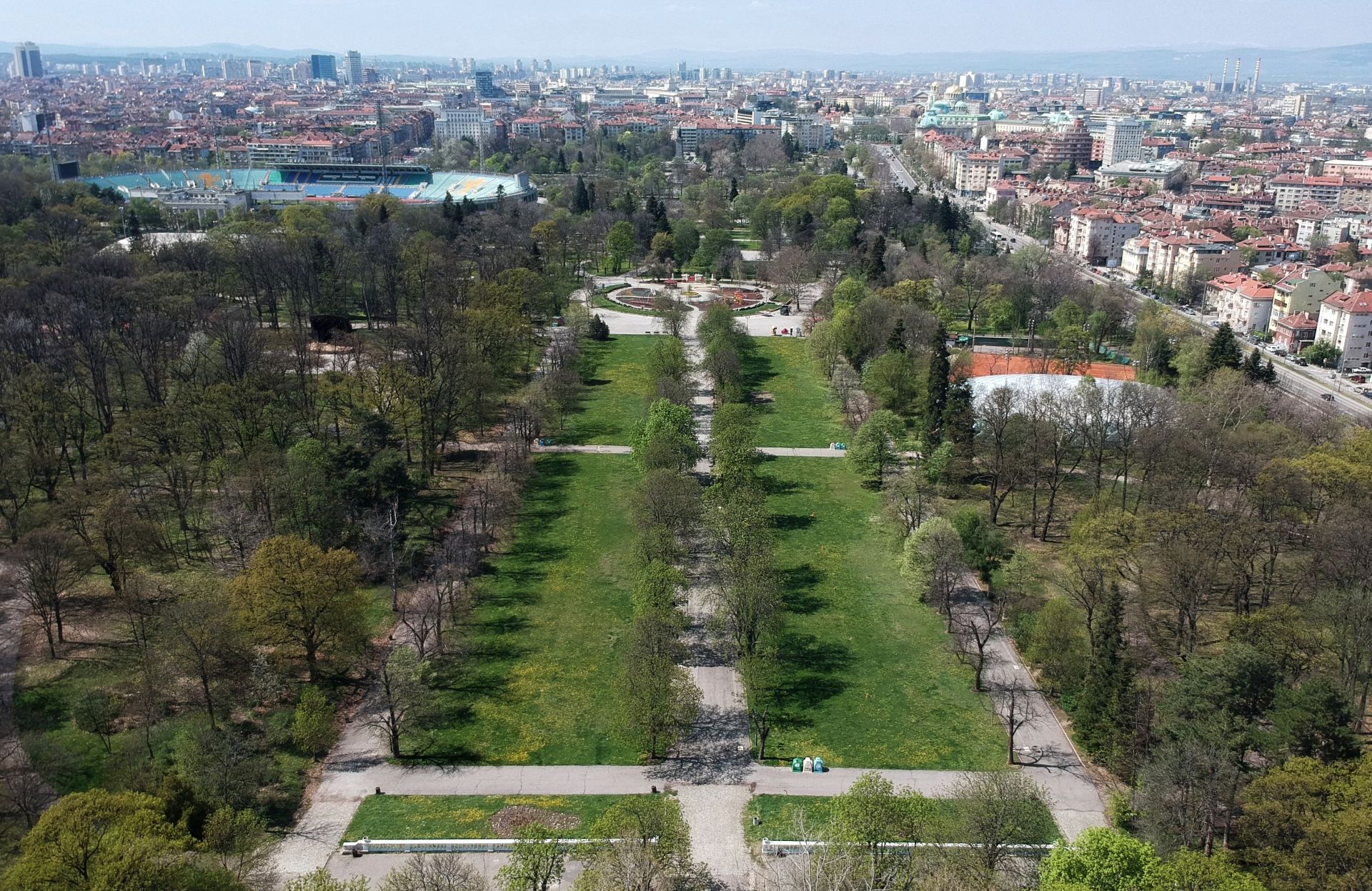В документи прозират недвусмислени намерения "Борисовата градина" да загуби завинаги огромни зелени масиви от над стогодишни дървета и да се превърне в строителна площадка