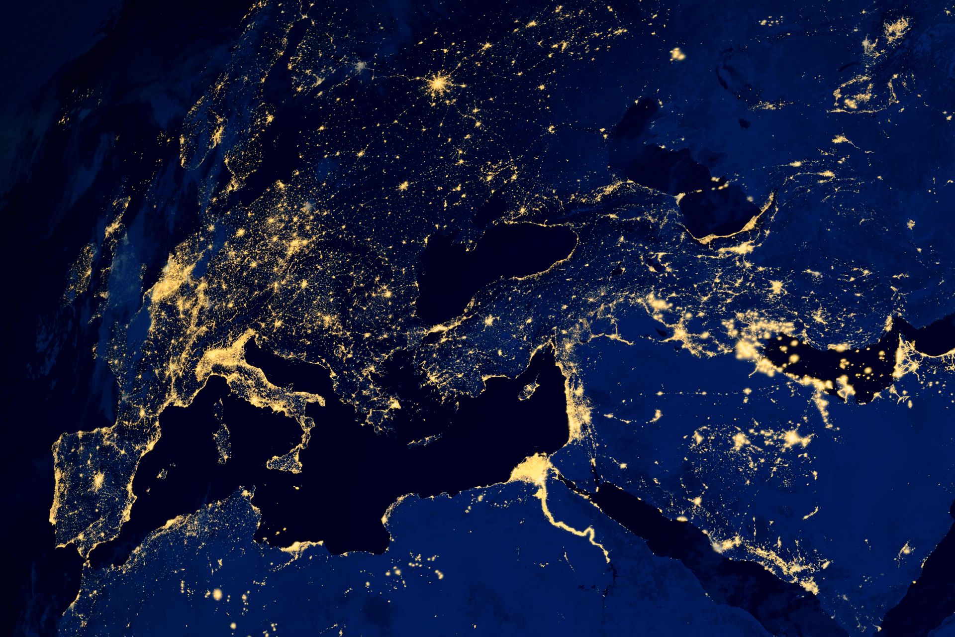 Европа през нощта