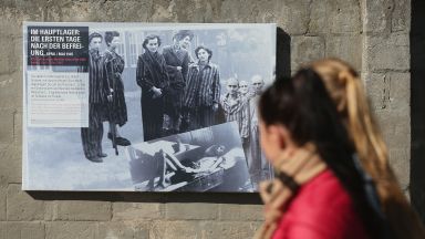 75 г. след войната Германия още се бори с "дългата сянка" на нацисткото минало 