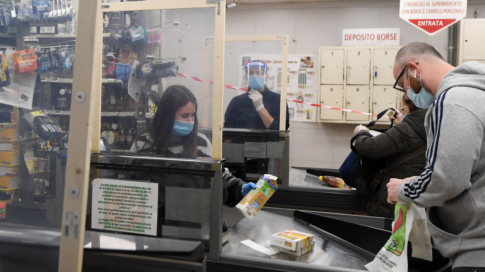 Очаква се през уикенда италианският премиер Джузепе Конте да обяви