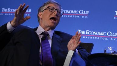 Коронавирус и лъжи: приписват на Бил Гейтс пъклен план