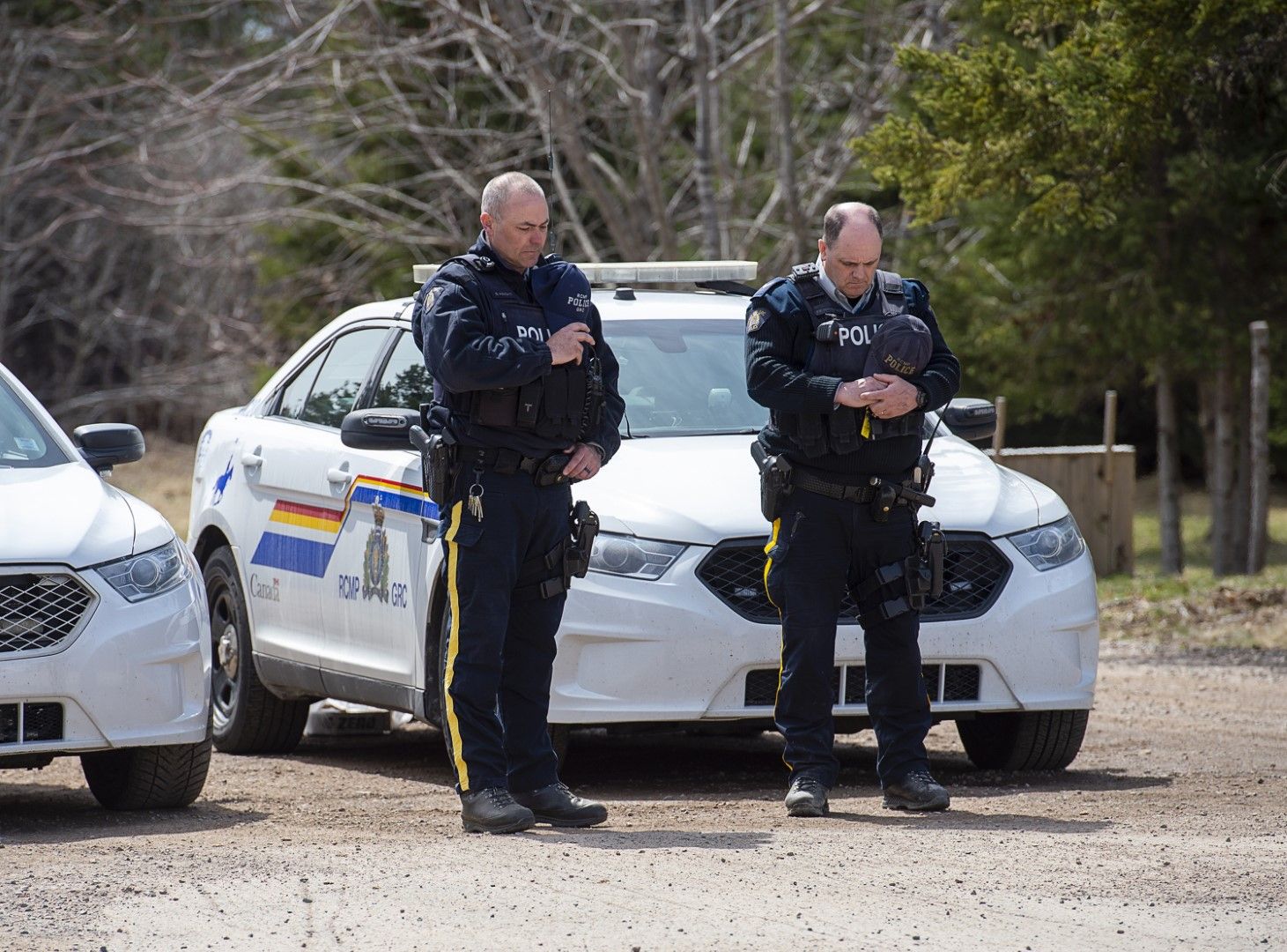 Канадски полицаи скърбят за загубата на своя колега Хайди Стивънсън, убита при стрелбата и масовото убийство, 24 април 