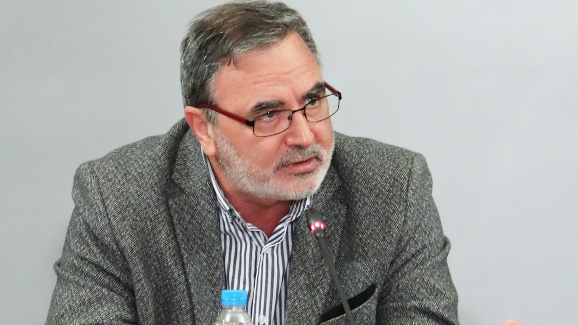 Главният държавен санитарен инспектор Ангел Кунчев отвърна остро на поканата