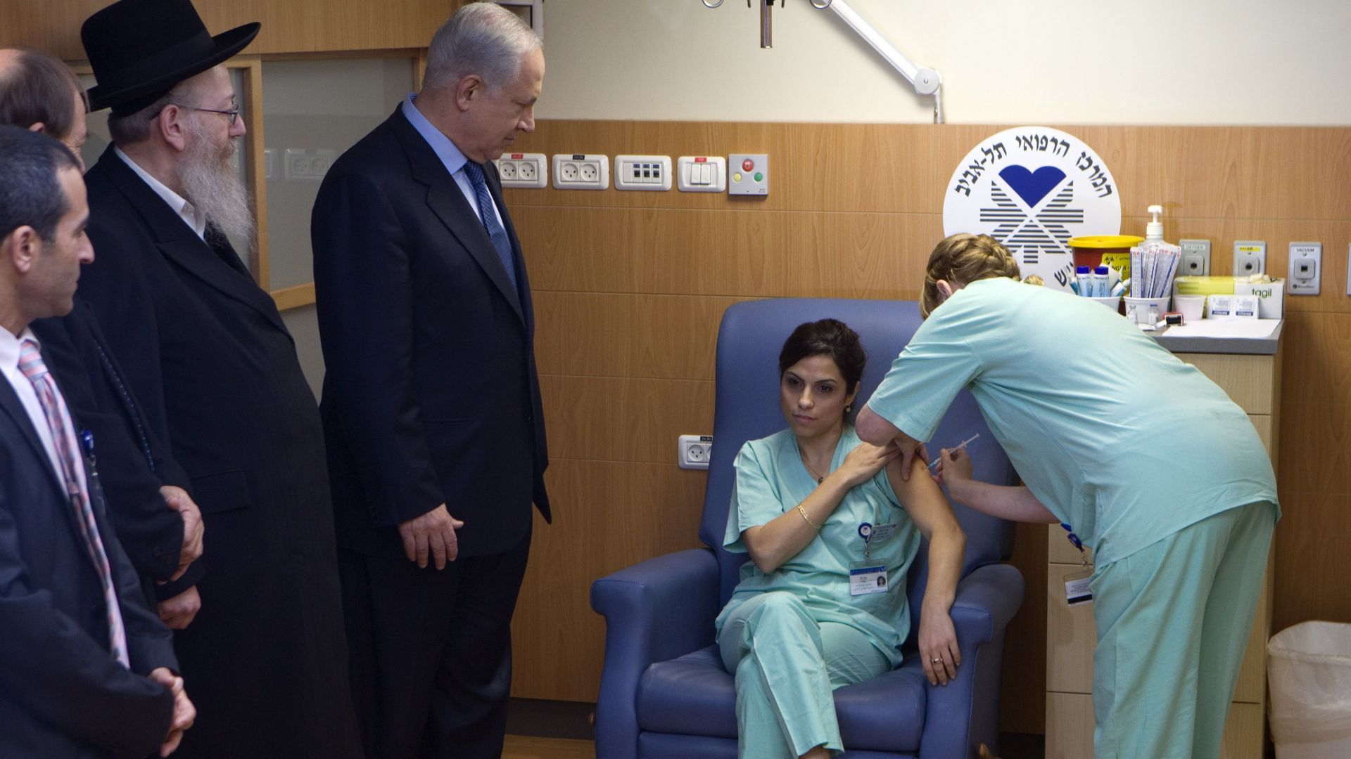 Израелският министър на здравеопазването Яков Лицман заяви вчера, че подава