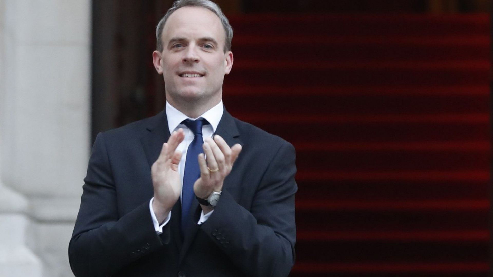 Британският външен министър Доминик Рааб отказа да обясни как властите