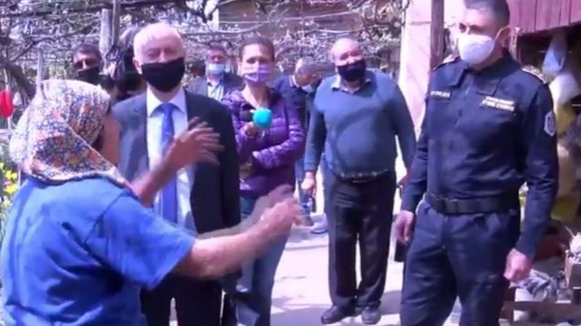 Окръжният прокурор на Стара Загора Дичо Атанасов посети възрастна жена