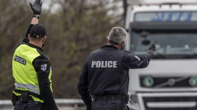 Хванаха дрогиран тираджия, карал по забранения за камиони път през Петрохан