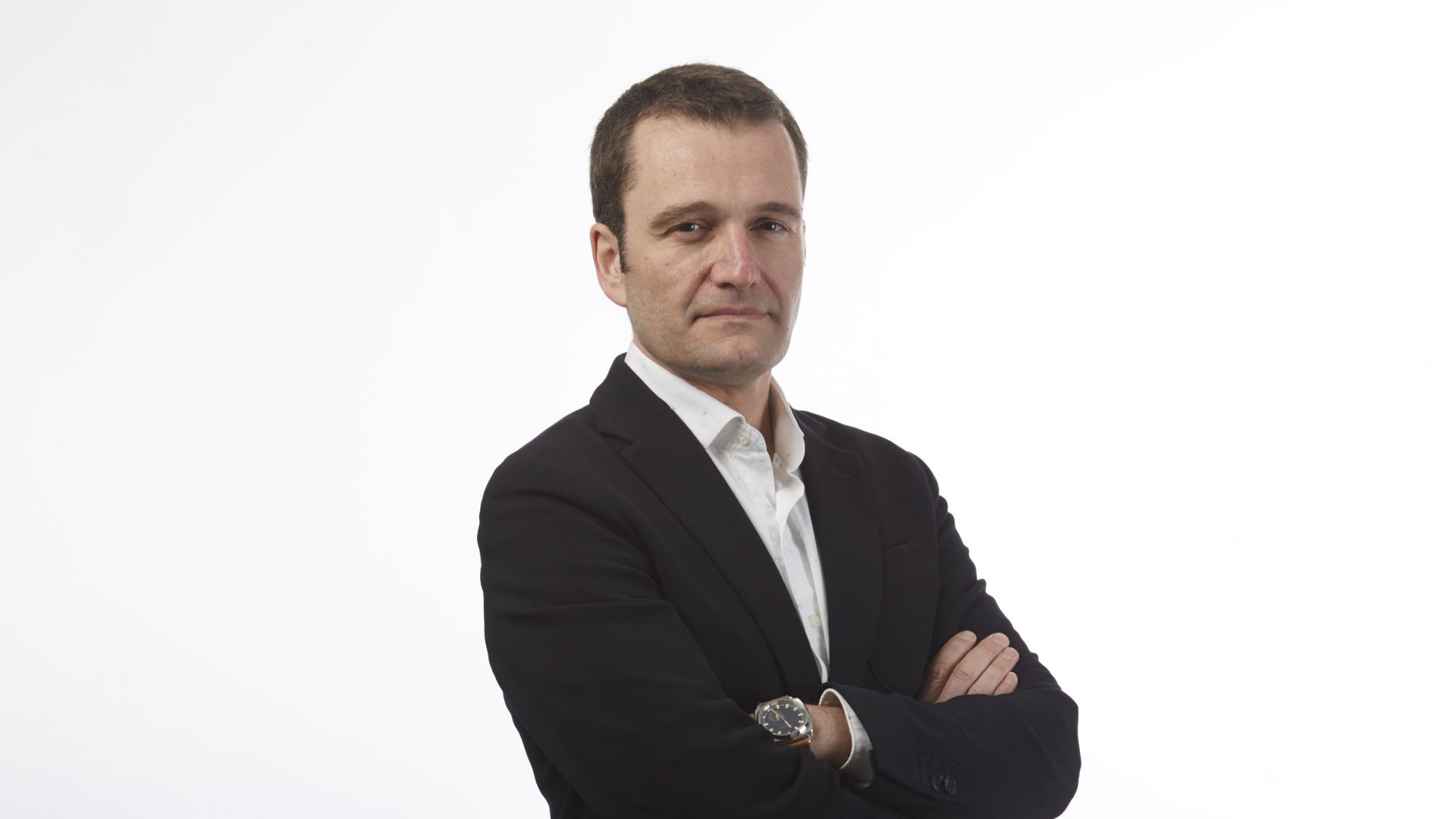 Потърсихме го за да ни разкаже как се работи в