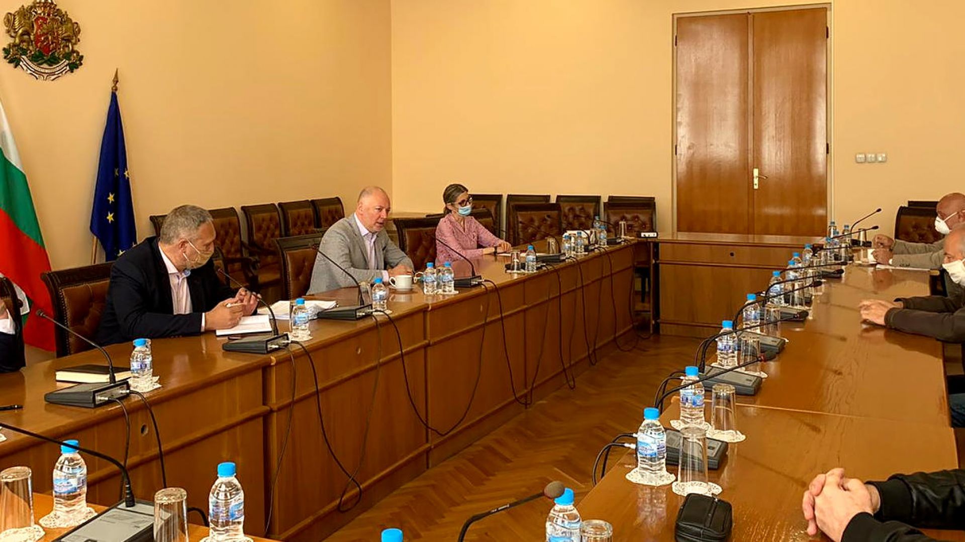 На 4 май се възобновяват теоретичните изпити на кандидатите за