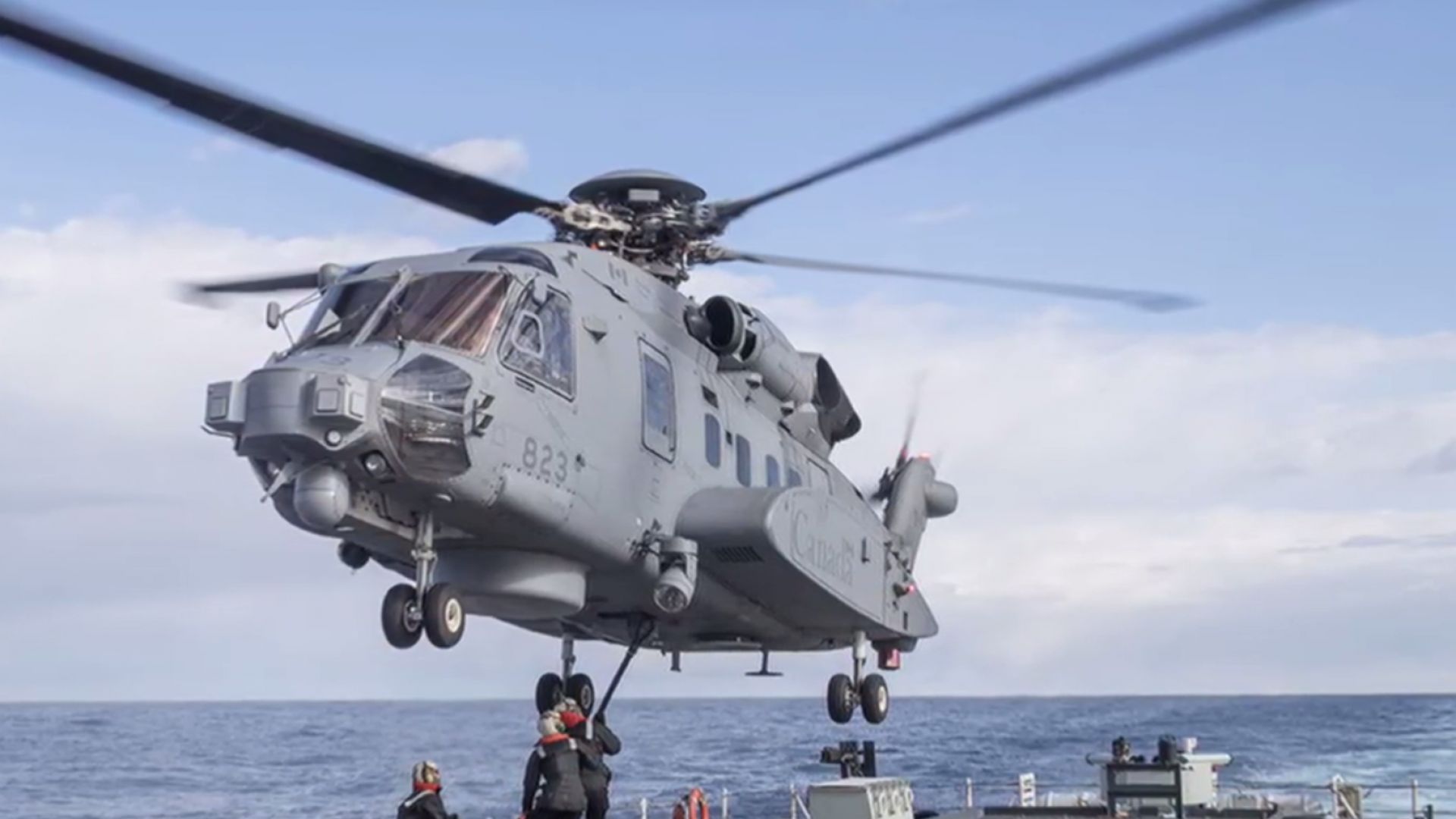 Откриха останките на канадския хеликоптер, който се разби при учение на НАТО