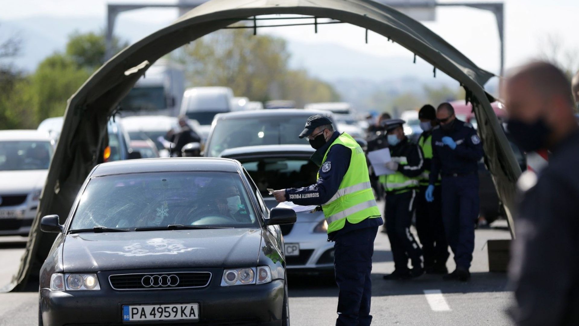 Близо 40 000 автомобила са напуснали София за денонощието Върнатите