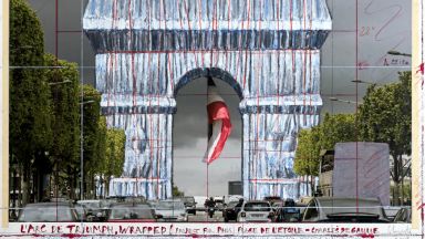 Русенският исторически музей притежава част от плата с който беше