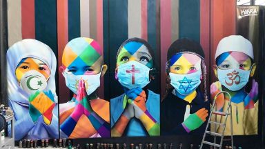 Световноизвестният уличен артист Едуардо Кобра обедини религиите с нов стенопис