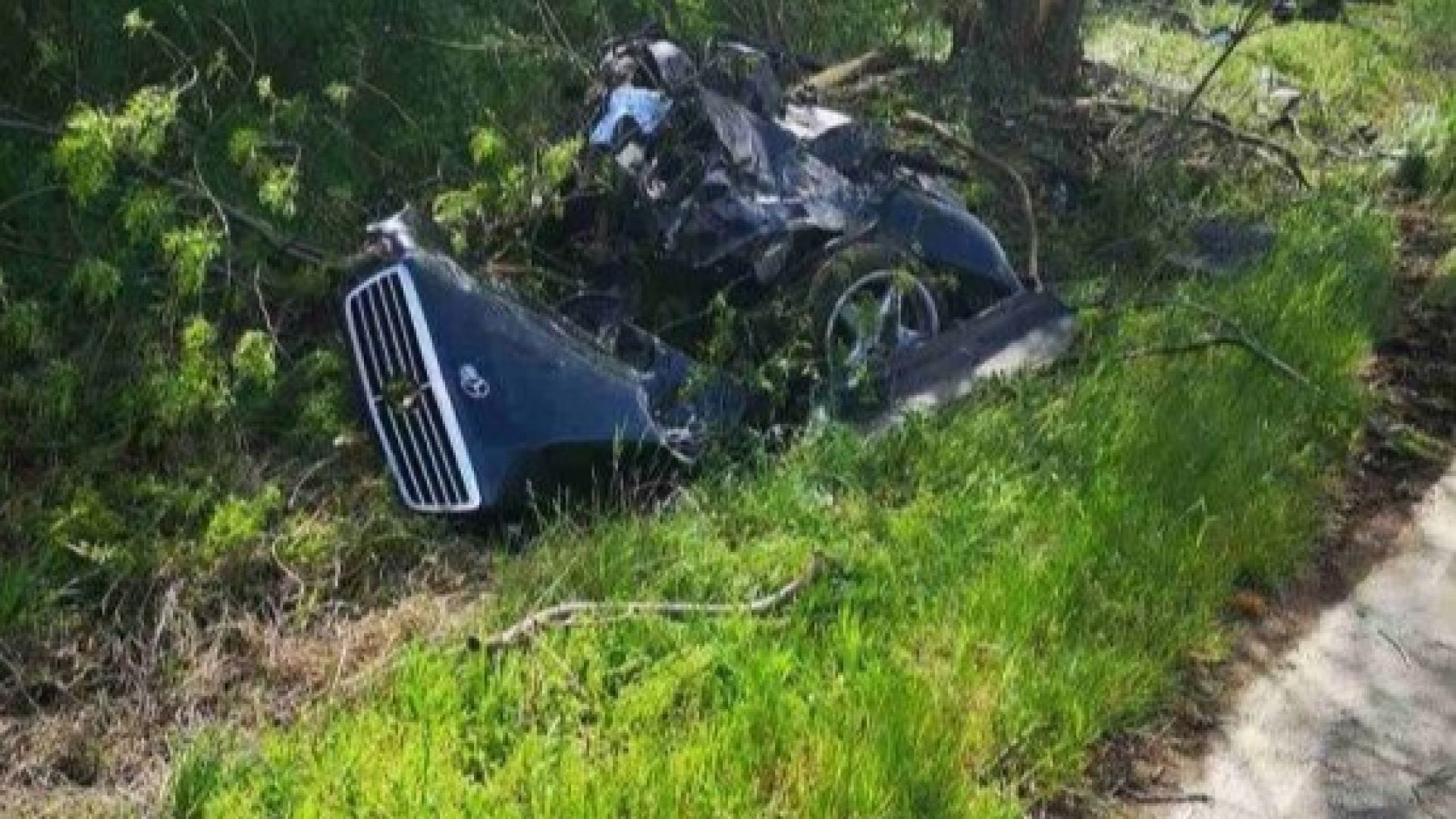 30-годишен мъж загина, след като автомобилът му Мерцедес се вряза