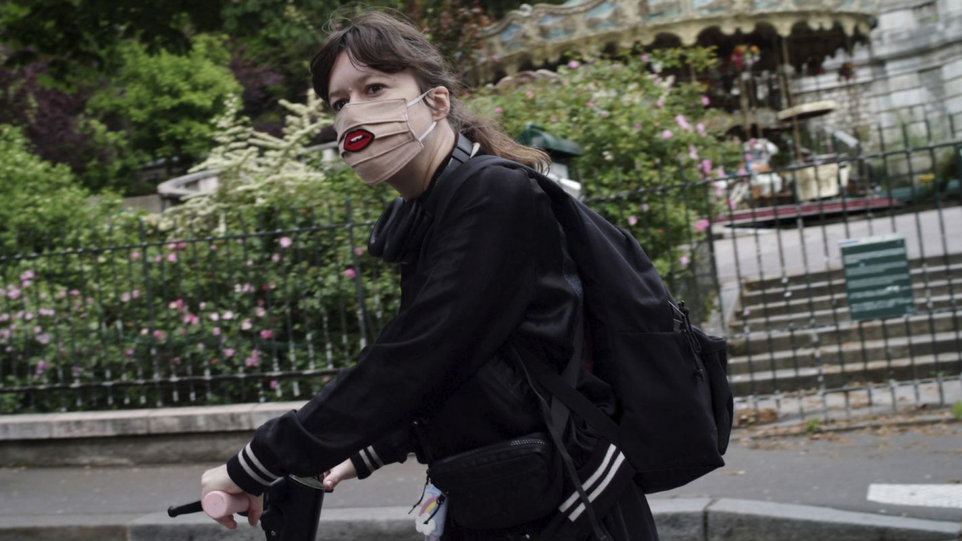 Френското правителство реши да удължи днес с два месеца до