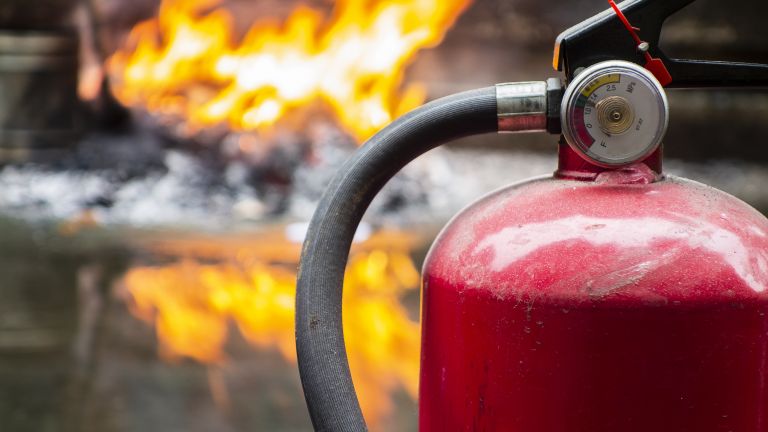 Жена загина при пожар в дома си в Русе