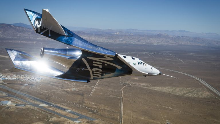 Ричард Брансън ще предлага редовни туристически полети в космоса от догодина